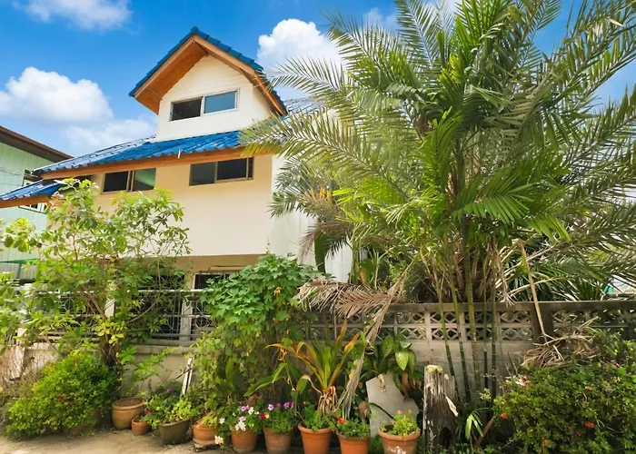 Spacious 70sqm Jungle Loft Peaceful Escape Apartment