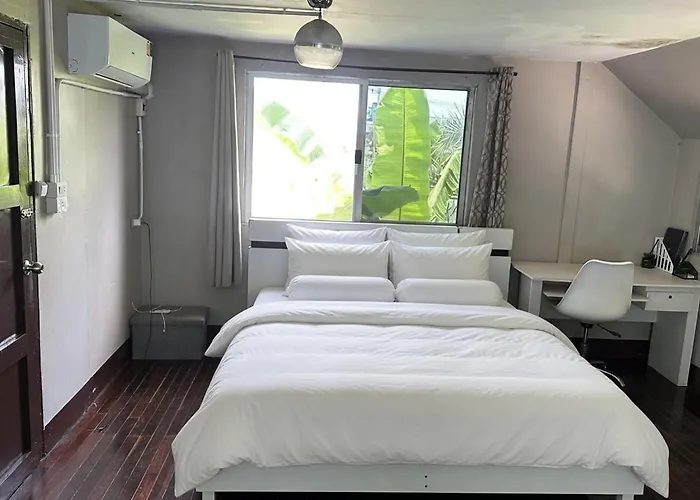 Apartment Spacious 70sqm Jungle Loft Peaceful Escape *